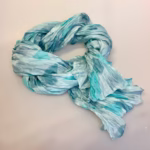 Twistet Silketørklæde 2123 Aqua, gogo, batik, dijan, tryk, lyse, sarte, vandfarver, pastel, forår, feminint, elegant, lækert, silke, ren, eksklusivt, smart, gave, gaveide, silkesjal, silketørklæde, ponge,
