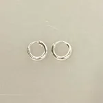 Creoler i Sølv Ø 10 mm Glatte Hoops 2 mm. SØ 2010, små, kraftige, tykke, chunky, simple, statement, hoops, runde, øreringe, loops, billige, flere huller, ringe, glatte, blanke, ægte, sølv, sterling, stie a, maanesten, enamel, jane kønig, dansk, design, brands, hverdags, biti, ribe, huggies