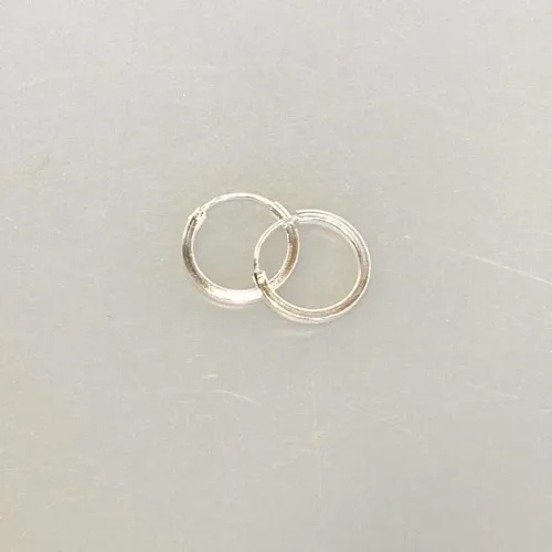 Creoler i Sølv Ø 14 mm Glatte Hoops med Kantet Profil, firkantet, runde, øreringe, hoops, ringe, ægte, sterlig, sølv, billige, kvalitet, maanesten, stine a, enamel, cph, dansk, design, brands, smykker, holdbare, specielle, stilede, stilige, enkle, tilbud, cool, små, simple, 14 mm, 39-E-14, biti, ribe