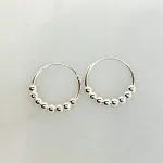 Creoler i Sølv Ø 18 mm Hoops med Kugler, sø 807, kugler, kuglemønster, specielle, cool, creoler, hoops, ægte, ren, sølv, sterling, sølvøreringe, ringe, ørenringe, øreringe, moderne, design, jane kønig, enamel, cph, stine a, maanesten, smykker, biti, ribe, billige, tilbud, udsalg