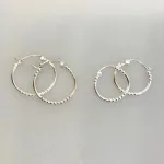 Creoler i Sølv Ø 25 mm Hoops med Kuglemønster, Creoler i Sølv Ø 20 mm Hoops med Kuglemønster, sø 770, små kugler, mønster, lette, specielle, cool, creoler, hoops, ægte, ren, sølv, sterling, sølvøreringe, ringe, ørenringe, øreringe, moderne, design, jane kønig, enamel, cph, stine a, maanesten, smykker, biti, ribe, billige, tilbud, udsalg