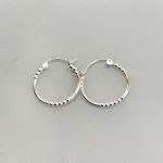 Creoler i Sølv Ø 20 mm Hoops med Kuglemønster, sø 770, små kugler, mønster, lette, specielle, cool, creoler, hoops, ægte, ren, sølv, sterling, sølvøreringe, ringe, ørenringe, øreringe, moderne, design, jane kønig, enamel, cph, stine a, maanesten, smykker, biti, ribe, billige, tilbud, udsalg