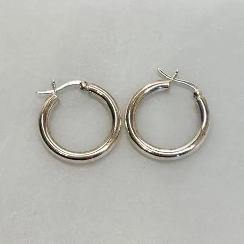 Creoler i Sølv Ø 25 mm Glatte Hoops 4 mm, sø 4025, vippeping, tykke, chunky, kraftige, glatte, lys, sølv, ægte, sterling, sølvøreringe, hoops, creoler, ringe, runde, flotte, lækre, kvalitet, moderne, nice, dansk, design, jane kønig, tilbud, udsalg, value for money, biti, ribe,