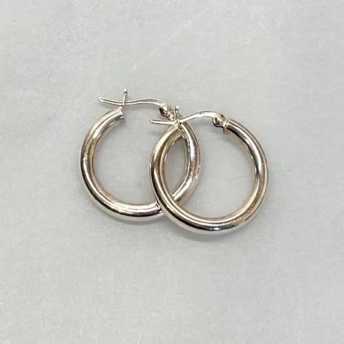 Creoler i Sølv Ø 25 mm Glatte Hoops 4 mm, sø 4025, vippeping, tykke, chunky, kraftige, glatte, lys, sølv, ægte, sterling, sølvøreringe, hoops, creoler, ringe, runde, flotte, lækre, kvalitet, moderne, nice, dansk, design, jane kønig, tilbud, udsalg, value for money, biti, ribe,