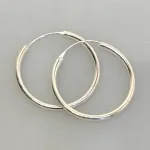 Creoler i Sølv Ø 40 mm Glatte Hoops 3 mm, sø 3040, store, tykke, kraftige, chunky, statement, hoops, runde, øreringe, ringe, boho, sølvringe, sølvcreoler, sølvøreringe, lyse, simple, stilede, stilige, klassiske, tidsløse, flotte, cool, moderne, billige, ægte, sterlingsølv, parvis, parpris, tilbud, dansk, design, brand, mærkevare, maanesten, stine a, enamel, jane kønig, kvalitet, holdbare, gedigne, biti, ribe