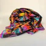 Silketørklæde Ponge XL - Burch Sort med Kulørte Katte, ponge, silke, let, fyldig, sprød, farverig, kunst, amerikansk, katte, kattetørklæde, kattemotiv, katteejer, gave gaveide, fødselsdag, jubilæum, personlig, silkesjal, stola, ren, lækker, kvalitet, stort, over skuldrene, kunstnerisk, silketryk, klare, farver, biti, ribe