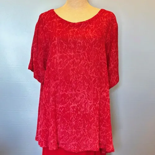 Tunika Bluse Ulin A-facon - Rød, 391, hindbærrød, ribs, rød, klar, ensfarvet, frisk, lang, vidde, løs, store, størrelser, tunika, t-shirt, vævet, hørbluse, hørtunika, kortærmet, røde, bærfarver, åndbar, behagelig, natur, fibre, materiale, håndtrykt, batiktryk, holdbar, tidsløs, bæredygtig, design, fest, hverdag, smart, klædelig, dansk, design, biti, ribe, a-snit, a-form, a-model