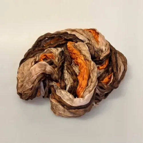 Twistet Silketørklæde 90234 Lille Brun Beige Rust, oxford, brune, rust, gylden, gyldne, efterårsfarver, varme, lille, snoet, twistet, crash, ponge, ren, ægte, 100%, silke, silketørklæde, lækkert, glatvævet, koloreret, tone-i-tone, stiligt, enkelt, klassisk, diskret, sporty, smart, moderne, let, lunt, kvalitet, eksklusivt, gave, gaveide, damer, piger, accessoires, tilbehør, nyhed, bæredygtigt, holdbart, naturmaterialer, biti, ribe