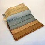 Djian Koloreret Tørklæde - Grå Brune Toner, streifen, striber, koloreret, tryk, batikfarvet, tryk, farveforløb, diskret, jordfarver, brun, grå, dæmpede, smart, elegant, inde, udendørs, stola, moderne, let, aflangt, stort, blødt, økologisk, bomuld, bomuldstørklæde, kba, bio, øko, bæredygtigt, natur, biti, ribe