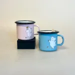 Mumi Metal Krus 25 ml - Mumi Lyseblå, Mumi Metal Krus 25 ml - Snorkfrøkenen Rosa, lyserød, pink, pige, pigekop, pigekrus, baby, shower, 1701-025-07, kæreste, girly, pigekrus, pigekop, lille my, snorkfrøken, pink, 25 cl, blomstereng, bier, biodiversitet, vilde, blomster, margueritter, emalje, kop, krus, muurla, mumitrolde, mumikop, mumikrus, skovtur, til, børn, bålmad, biti, ribe, gave, fødselsdagsgave, barselsgave, dåbsgave, drenge, babyblå, drengekop, drengekrus