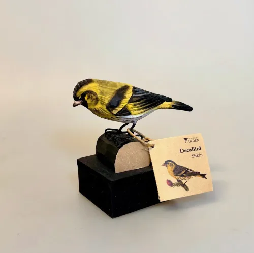 Naturens Fugle af Træ - Grønsisken, siskin, wildlife garden, wg 423, lille, spurv, gul, svenske, træfugle, træfugl, fuglefigur, naturlig, naturtro, håndsnittet, håndlavet, håndarbejde, fugleinteresseret, naturmenneske, gaveide, gave, deko, dekorativ, flot, træskærearbejde, 1.1, sort sol, Ribe, Vadehavet, biti, nationalpark, ornitolog, realistisk, ægte, flotte