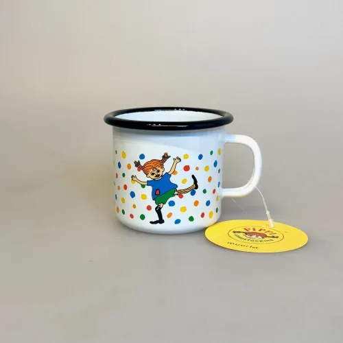 Pippi Langstrømpe Metal Krus 25 ml - Hopsa, hoppsan, 05, prikker, muurla, emalje, kop, krus, out door, pic nic, skovtur, sjovt, fint, lækkert, kvalitet, børn, voksne, gave, gaveide, pippi, langstrømpe, ting, med, 1404, biti, ribe, dansk, svensk, design, astrid lindgren, eventyr, historier, 2,5 dl