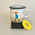 Pippi Langstrømpe Metal Krus 37 ml - Blomstereng, be more pippi, vær mere som pippi, sommerfugle, blomster, 1406-037-80, nyhed, emalje, kop, krus, out door, pic nic, skovtur, sjovt, fint, lækkert, kvalitet, børn, voksne, gave, gaveide, pippi, langstrømpe, ting, med, 1404, biti, ribe, dansk, svensk, design, astrid lindgren, eventyr, historier,