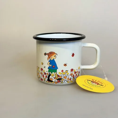 Pippi Langstrømpe Metal Krus 37 ml - Blomstereng, be more pippi, vær mere som pippi, sommerfugle, blomster, 1406-037-80, nyhed, emalje, kop, krus, out door, pic nic, skovtur, sjovt, fint, lækkert, kvalitet, børn, voksne, gave, gaveide, pippi, langstrømpe, ting, med, 1404, biti, ribe, dansk, svensk, design, astrid lindgren, eventyr, historier,