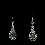 Sølv Ørenringe med Labradorit Oval i Dråbe, tropfen, dråber, ægte, sten, halvædelsten, månesten, grønne, opal, iriserende, changerende, spil, boho, indiske, specielle, statement, øreringe, hænge, ørenringe, sten, labradorit, smukke, særlige, elegante, design, hippie, hippe, moderne, biti, ribe