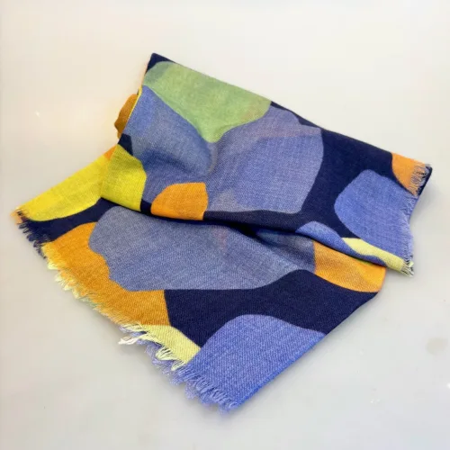 Tørklæde Let Vævet Uld - Djian Nordic Dots, 5043, D, nordisk, stil, design, dansk, uld, ren, blød, luksus, varmt, flot, stort, lækkert, kvalitet, halstørklæde, elegant, damer, aflangt, langt, smart, stola, uldtørklæde, heluldent, tryk, mønstr, motiv, abstrakt, stilrent, stiligt, stilfuldt, forår, sjal, gave, gaveide, smukt, kunstnerisk, biti, ribe