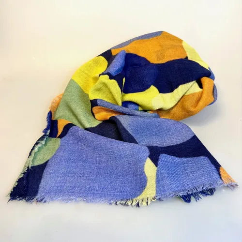 Tørklæde Let Vævet Uld - Djian Nordic Dots, 5043, D, nordisk, stil, design, dansk, uld, ren, blød, luksus, varmt, flot, stort, lækkert, kvalitet, halstørklæde, elegant, damer, aflangt, langt, smart, stola, uldtørklæde, heluldent, tryk, mønstr, motiv, abstrakt, stilrent, stiligt, stilfuldt, forår, sjal, gave, gaveide, smukt, kunstnerisk, biti, ribe