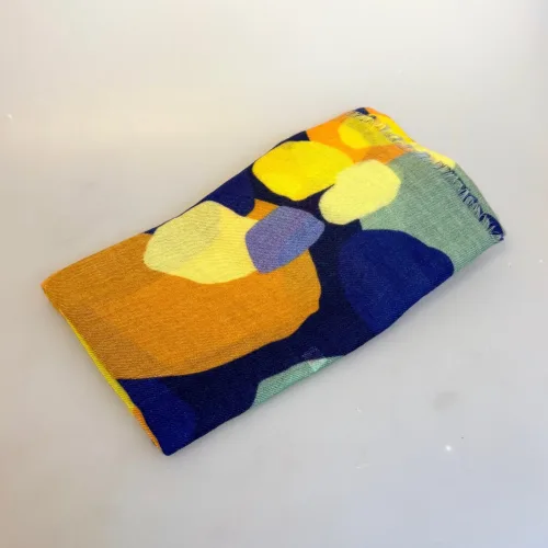 Tørklæde Let Vævet Uld - Djian Nordic Dots, 5043, D, nordisk, stil, design, dansk, uld, ren, blød, luksus, varmt, flot, stort, lækkert, kvalitet, halstørklæde, elegant, damer, aflangt, langt, smart, stola, uldtørklæde, heluldent, tryk, mønstr, motiv, abstrakt, stilrent, stiligt, stilfuldt, forår, sjal, gave, gaveide, smukt, kunstnerisk, biti, ribe