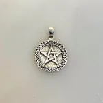 Vedhæng i Sølv - Stjerne med Evighedsflet, bl, sv 104, flet, keltisk, den gode, pentagram, amulet, lykkebringende, lykke, lykkeamulet, sølv, ægte, magisk, vikinge, smykke, vikingesmykker, gamle, tegn, symbol, symbolik, gave, gaveide, student, konfirmand, datter, søn, rejse, rollespil, biti, ribe, sterling,