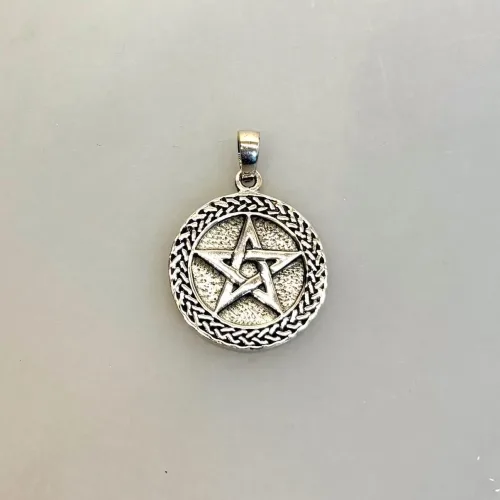 Vedhæng i Sølv - Stjerne med Evighedsflet, bl, sv 104, flet, keltisk, den gode, pentagram, amulet, lykkebringende, lykke, lykkeamulet, sølv, ægte, magisk, vikinge, smykke, vikingesmykker, gamle, tegn, symbol, symbolik, gave, gaveide, student, konfirmand, datter, søn, rejse, rollespil, biti, ribe, sterling,