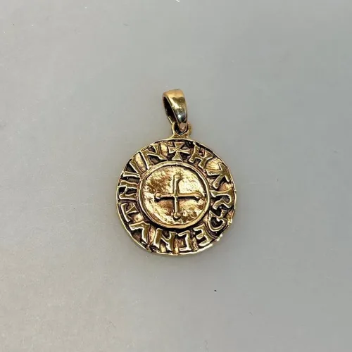 Vikingevedhæng Bronze - Aalborg Mønt, bracteat, mønt, vikingemønt, vedhæng, smykke, bronze, ægte, original, dansk, vikingesmykker, vikingefund, aser, nordisk, mytologi, kopismykke, museumssmykke, gamle, guder, penge, sølvskat, ribe, biti, vadehavet, np, 05-318-70