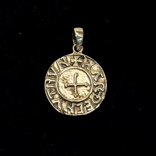 Vikingevedhæng Bronze - Aalborg Mønt, bracteat, mønt, vikingemønt, vedhæng, smykke, bronze, ægte, original, dansk, vikingesmykker, vikingefund, aser, nordisk, mytologi, kopismykke, museumssmykke, gamle, guder, penge, sølvskat, ribe, biti, vadehavet, np, 05-318-70