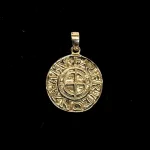 Vikingevedhæng Bronze - Aalborg Mønt, bracteat, mønt, vikingemønt, vedhæng, smykke, bronze, ægte, original, dansk, vikingesmykker, vikingefund, aser, nordisk, mytologi, kopismykke, museumssmykke, gamle, guder, penge, sølvskat, ribe, biti, vadehavet, np, 05-318-70