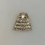 Vikingevedhæng i Sølv - Ugle Lille, østerlars, ø.lars, bornholm, uglevedhæng, uglesmykke, fund, danmark, dansk, guld, gylden, bronze, bronzesmykker, 05-339-15, uglevedhæng, uglesmykke, klog, klogskab, viden, belæst, professor, lærer, kandidat, student, studentergave, bachelor, eksamensgave, symbolsk, ugleting, jernalder, danefæ, original, smykker, halskæde, biti, ribe, keltisk, flet, evighed,