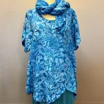 Asymmetrisk Tunika - 151 Rose Kongeblå, royal blue, koboltblå, blå, porcelæsblå, ren, klar, roser, blomster, tone-i-tone, lang, løs, store, størrelser, loose, fit, tunika, bluse, behagelig, vidde, lækker, smuk, curvy, xxl, batik, batikfarvet, batiktryk, natur, bæredygtig, turkis, blå, grøn, koloreret, akvarel, smukke, kvalitet, holdbar, kulør, piger, damer, festlig, festbluse, biti, ribe, unikat