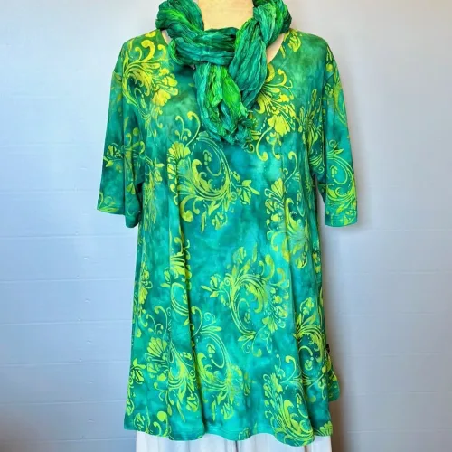 Jersey Bluse i A-facon - Swang Grøn Jade, grün 12, smaragd, krummelurer, petrol, Diva, lang, a-snit, a-facon, løs, vidde, blød, rejse, krølfri, natur, bomuld, jersey, flot, marimekko, tryk, håndtrykt, batik, farve, koloreret, voks, Diva, korte, ærmer, luftig, smart, store, piger, størrelser, curvy, plus, size, kvalitet, holdbar, lækker, biti, ribe