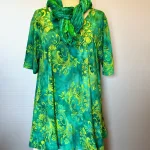 Jersey Bluse i A-facon - Swang Grøn Jade, grün 12, smaragd, krummelurer, petrol, Diva, lang, a-snit, a-facon, løs, vidde, blød, rejse, krølfri, natur, bomuld, jersey, flot, marimekko, tryk, håndtrykt, batik, farve, koloreret, voks, Diva, korte, ærmer, luftig, smart, store, piger, størrelser, curvy, plus, size, kvalitet, holdbar, lækker, biti, ribe