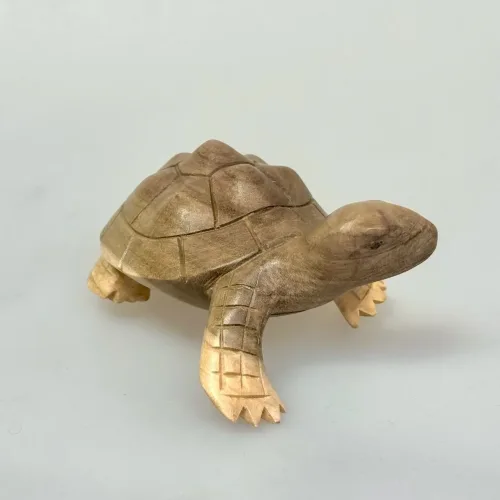 Skildpadde - Håndskåret af Træ, træskildpadde, pilskadde, træfigur, trædyr, håndskåret, håndlavet, træskærearbejde, turtoise, turtle, figur, kunst, kunsthåndværk, biti, ribe