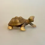 Skildpadde - Håndskåret af Træ, træskildpadde, pilskadde, træfigur, trædyr, håndskåret, håndlavet, træskærearbejde, turtoise, turtle, figur, kunst, kunsthåndværk, biti, ribe