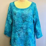Tunika Jati Lige med Slidser - Blå Fleur, blau, 32, blå, farver, kulør, frisk, havfarver, blåt er flot, hørskjorte, hørtunika, lang, slidser, smart, cool, casual,Grøn, klar, grøn, bregneblade, bladmønster, havfarver, turkis, tyrkis, tunika, lang, slidser, lange ærmer, natur, naturstof, naturfibre, åndbart, blå, grøn, store størrelser, løs, vidde, stor barm, biti, ribe, struktur, diva, bæredygtig, holdbar, kvalitet