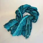 Twistet Silketørklæde 90113 Petrol Grønne Farver, auckland, grønnne, smaragdgrøn, flaskegrøn, søgrøn, petrolgrøn, køliggrøn, turkis, kontrast, aflangt, langt, ren, 100%, silke, silketørklæde, snoet, tvistet, blød, lækker, vasket, ponge, kvalitet, sporty, elegant, luksus, flot, anvendelig, tidsløs, biti, ribe, darling, salto