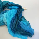 Twistet Silketørklæde 90137 Petrol Turkis, tahiti, smaragd, flaskegrøn, turkis, petrol, grønne, kontrast, aflangt, langt, ren, 100%, silke, silketørklæde, snoet, tvistet, blød, lækker, vasket, ponge, kvalitet, sporty, elegant, luksus, flot, anvendelig, tidsløs, biti, ribe, darling, salto
