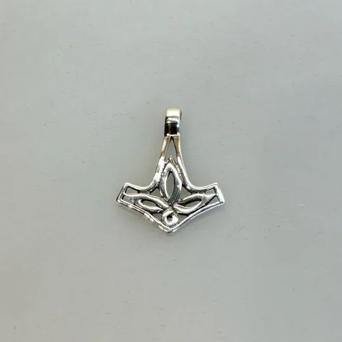 Vikingevedhæng i Sølv Thorshammer Åben, sv 529, let, feminin, drenge, piger, damer, lilje, gennembrudt, ægte, sterling sølv, 925, mjølner, thor, hammer, sølvvedhæng, vikinger, fund, kopi, museumssmykker, gamle, guder, vikingesmykker, aser, tordengud, styrke, amulet, gave, drengesmykke, konfirmation, biti, ribe