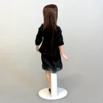 Dukke Dame Frida i Sort Kjole, Frida, dukker, 0482, 483, dukkehusdukke, dukkedame, miniaturer, 1:12, lille, bevægelig, porcelæn, den lille sorte, dukkemor, dukkehus, tilbehør, ting, dukkehusting, biti, ribe, sangskjuler, symbolsk, dukkebutik,