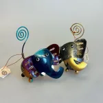 Metal Figur - Elefant Sølvgrå, silber, Metal Figur - Elefant Blå, M37, elefant blau, bgf, ideenwerkstatt, metalelefant, elefantfigur, big five, safari, metalfigur, elefantfigur, huskeklemme, pengegave, penge i gave, fotoholder, ting med elefanter, elefantting, klemme, notesholder, noter, biti, ribe