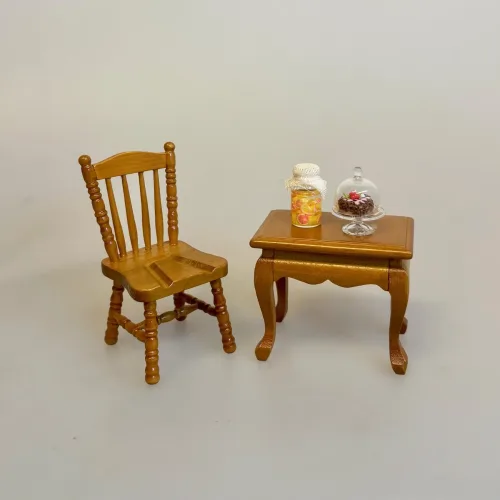 Miniature Krostol Nød, walnød, valnød, brun, lysebrun, træ, ministol, 2805, w, 1:12, pindestol, køkkenstol, nissestol, dukkehusstol, dukkestol, dukkehusmøbler, dukkemøbler, dukkehustilbehør, ting til, dukkehuset, miniaturer, miniature, mini, nissedør, nisseting, nissehus, nissebo, biti, ribe