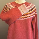 Harley of Scotland - Færø Pullover Super Soft - Cinder, coral, rosa, rosenrød, 4872, harley, skotland, ekstra, blød, super, soft, fin, cashmere, luksus, lækker, kvalitet, sporty, feminin, pullover, sweater, strik, trøje, tynd, lun, smuk, klassisk, moderne, biti, ribe