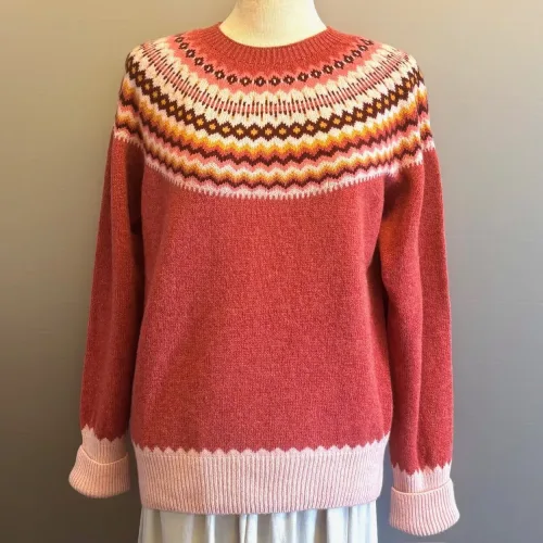 Harley of Scotland - Færø Pullover Super Soft - Cinder, coral, rosa, rosenrød, 4872, harley, skotland, ekstra, blød, super, soft, fin, cashmere, luksus, lækker, kvalitet, sporty, feminin, pullover, sweater, strik, trøje, tynd, lun, smuk, klassisk, moderne, biti, ribe