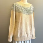 Harley of Scotland - Færø Pullover Super Soft Sand Grøn, beige, lys, oatmeal, olive, 4748, ekstra, blød, soft, cashmere, blød, silkeblød, lun, luksus, lækker, kvalitet, færø, færømønster, fintstrikket, sweater, tynd, let, lun, efterår, sensommer, biti, skotsk, skotland, uld, ren, lammeuld