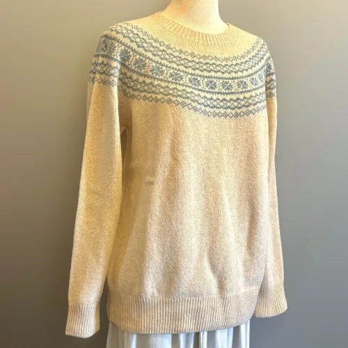 Harley of Scotland - Færø Pullover Super Soft Sand Grøn, beige, lys, oatmeal, olive, 4748, ekstra, blød, soft, cashmere, blød, silkeblød, lun, luksus, lækker, kvalitet, færø, færømønster, fintstrikket, sweater, tynd, let, lun, efterår, sensommer, biti, skotsk, skotland, uld, ren, lammeuld