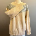 Harley of Scotland - Færø Pullover Super Soft Sand Grøn, beige, lys, oatmeal, olive, 4748, ekstra, blød, soft, cashmere, blød, silkeblød, lun, luksus, lækker, kvalitet, færø, færømønster, fintstrikket, sweater, tynd, let, lun, efterår, sensommer, biti, skotsk, skotland, uld, ren, lammeuld