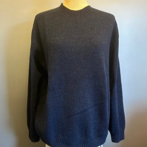 Harley of Scotland - Uni Pullover - Superfine Lambswool Cosmos, 2283, herrestrik, tynd, let, lun, indendørs, herre, mænd, unisex, superblød, supersoft, superfin, lambswool, uld, ren, lammeuld, mørkeblå, navy, marineblå, elegant, klassisk, flot, cashmere, biti, ribe, skotsk, skotland, kvalitet, luksus, luksuriøs, cosmos,