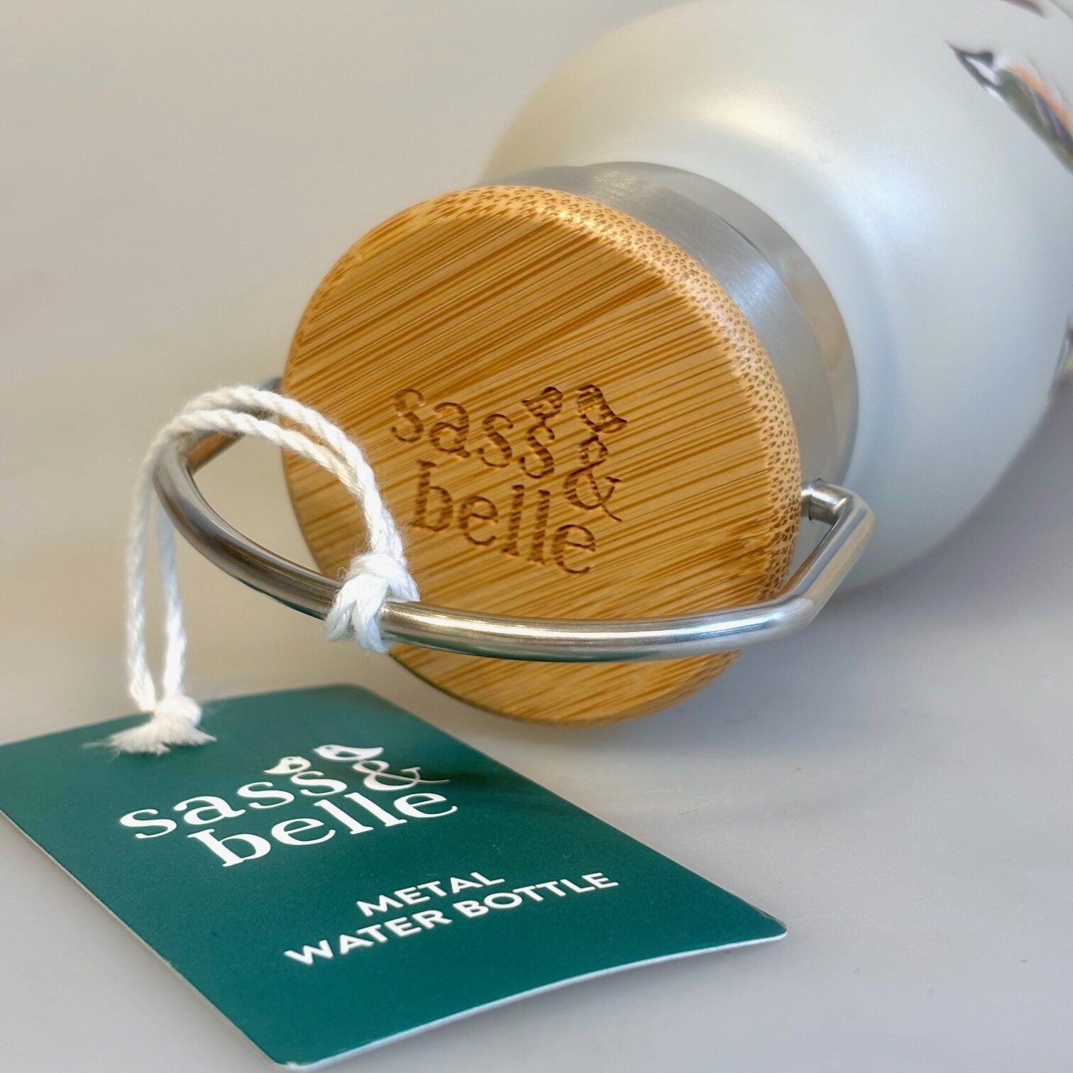 Drikkeflaske - Metal med Fugle, fugle i farver, danske, havens, vilde fugle, termoflaske, drikkedunk, drikkeflaske, saft, vanddunk, metalflaske, motion, med, fuglemotiv, ornitolog, natur, naturen, vadehavet, smart, flot, særlig, personlig, gave, symbolsk, på job, i skole, sass & Belle, lækker, kvalitet, miljø, rigtig, uden, biti, ribe, musvit, sangdrossel, blåmejse, halemejse, stillits, isfugl, gærdesmutte, bogfinke, rødkælk, rødhals, grønsisken, rjb,