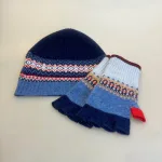 Hue Uld - Eribé Beanie Arctic Blue Morning, Eribé Strikkede Vanter med Åbne Fingre Blå Rød, classic, blå, lyseblå, jeansblå, dueblå, marine, navy, mørkeblå, sporty, korte fingre, fingervanter, fingerhandsker, mobilhandsker, muffedisser, ren, uld, blød, let, lun, lækker, kvalitet, skotsk, skotland, mønster, mønsterstrik, fintstrkkede, tynde, elegante, brune, farver, diskrete, klassiske, dame, accessoires, tilbehør, smarte, gave, gvaeide, biti, ribe