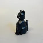 Nikke Dyr - Kat Sort, wackel, cat, katze, vippe, nikke, vippedyr, nikkedyr, kat, kattekilling, mis, killing, der sad to katte, retro, siddende, missekat, 60'erne, model, dreje, mobil, bevægelig, yin og yang, sort, hvid, sjov, gave, gaveide, katteejer, kattedame, biti, ribe, tysk, blød hat, barndom