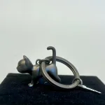 Nøglering - Kat og Fisk, sort, grå, katteting, katte, ting med, kattenøglering, metal, lækker, design, kvalitet, gedigen, flot, kær, katteejer, gave, gaveide, personlig, MTM, 339-01, biti, ribe,